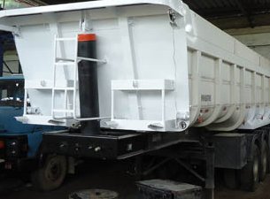 Caçamba basculante reformada